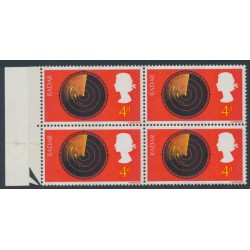 GREAT BRITAIN - 1967 4d Radar Screen, broken scale variety, MNH – SG # 752a